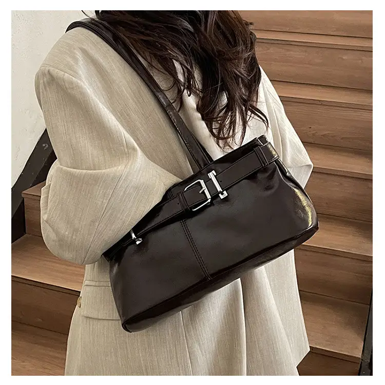 Women's Western Style Shoulder Bag Maroon Leather 2025 — feature 8