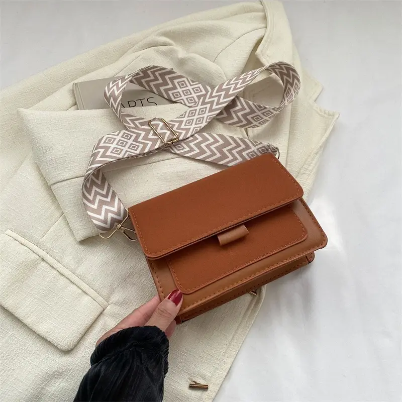 Vintage Korean Style Brown Shoulder Crossbody Bag for Women - Image 4