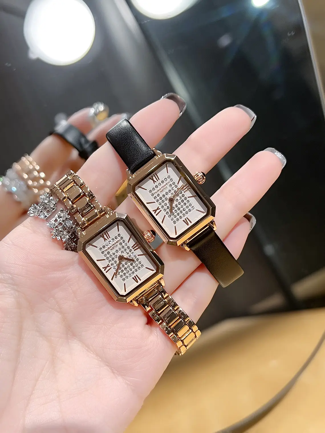 Cross-border Retro Watch Women's Black Leather Strap — feature 1