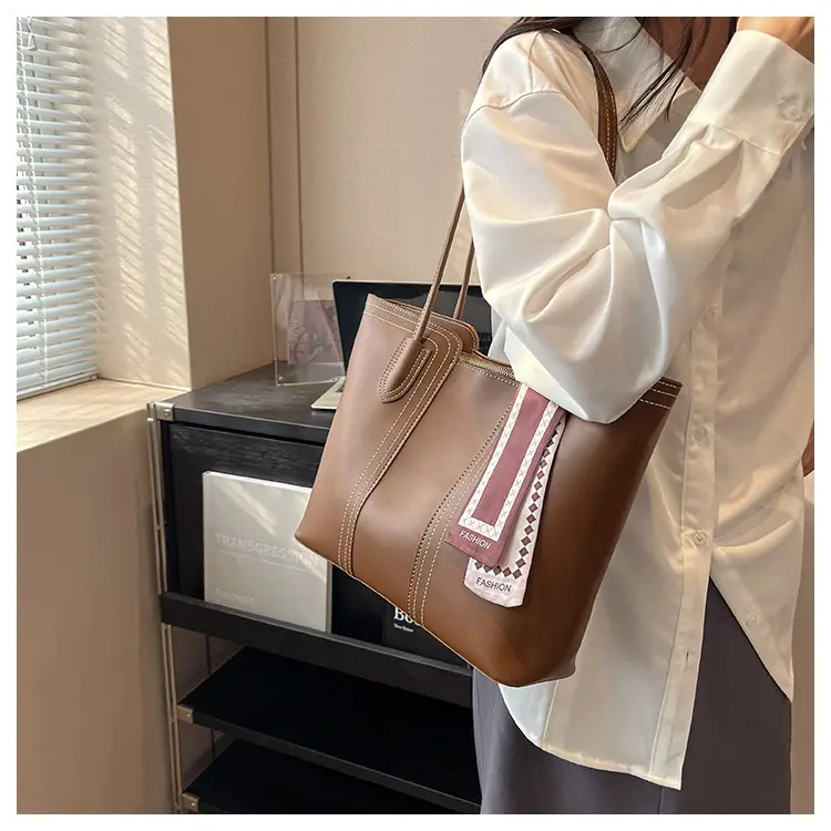 Cross-Border Women's Large Capacity Tote Bag Beige Leather — feature 20