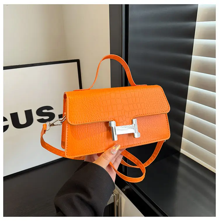 Green Croc Leather Shoulder Crossbody Bag 2025 — feature 16