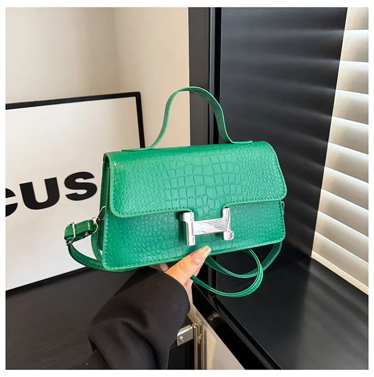 Green Croc Leather Shoulder Crossbody Bag 2025 — feature 17