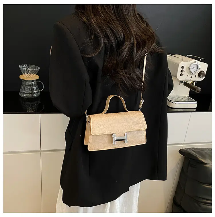 Green Croc Leather Shoulder Crossbody Bag 2025 — feature 24