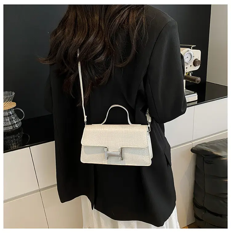 Green Croc Leather Shoulder Crossbody Bag 2025 — feature 32