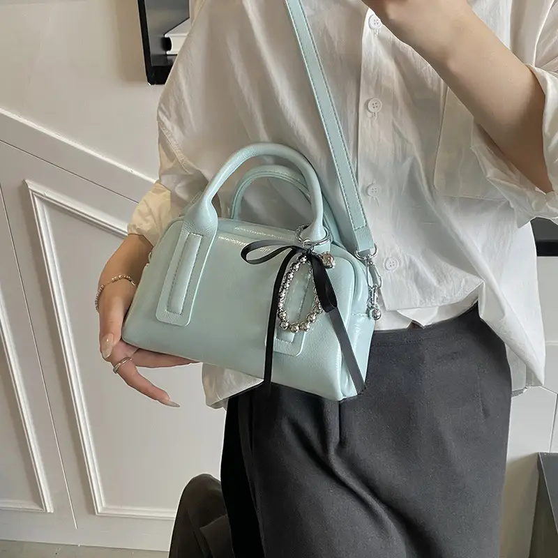 Women White Chain Strap Shoulder Crossbody Bag