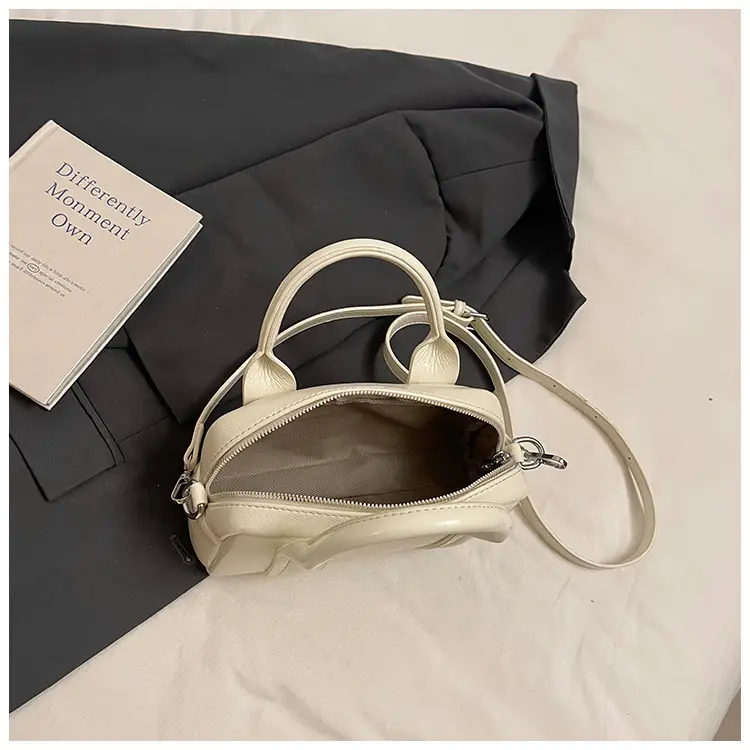 Women White Chain Strap Shoulder Crossbody Bag — feature 10