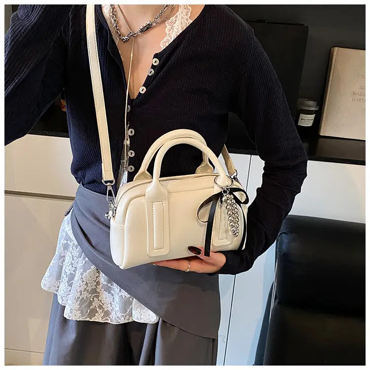 Women White Chain Strap Shoulder Crossbody Bag — feature 13