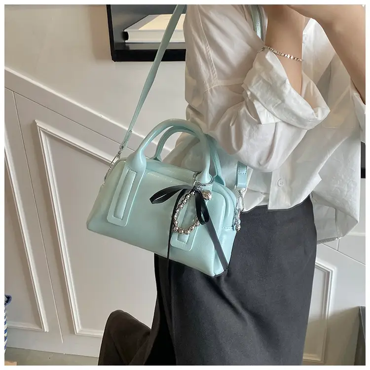 Women White Chain Strap Shoulder Crossbody Bag — feature 17