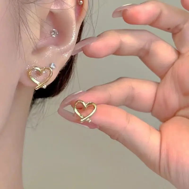 Heart Shaped Love Ear Clip for Women — feature 3