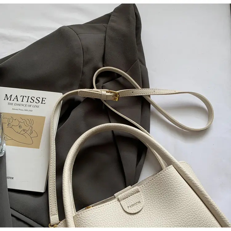 Women's Beige Leather Shoulder Bag 2025 New Spring — feature 10