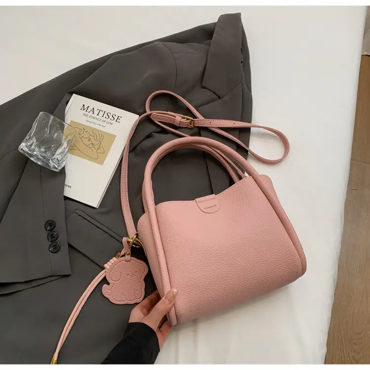 Women's Beige Leather Shoulder Bag 2025 New Spring — feature 28