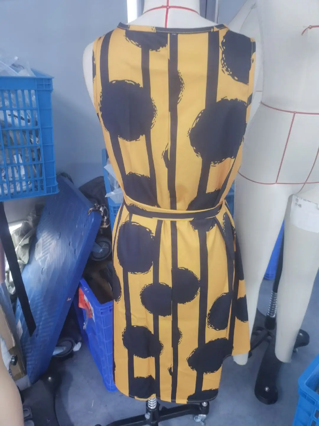 Women's Yellow Black Striped Sleeveless Dress Belt Vest — feature 3
