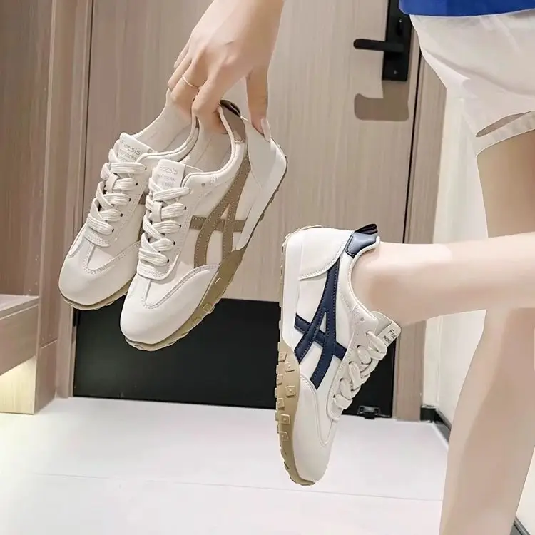 Women's White Cross Logo Training Shoes Flat Leather — feature 1