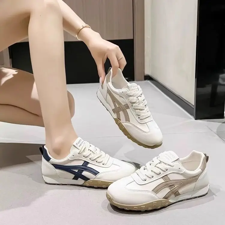 Women's White Cross Logo Training Shoes Flat Leather — feature 6