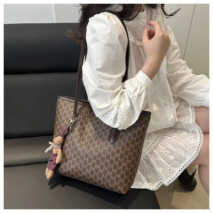 Women's 2025 Letter Textured Shoulder Bag Large Capacity — feature 12