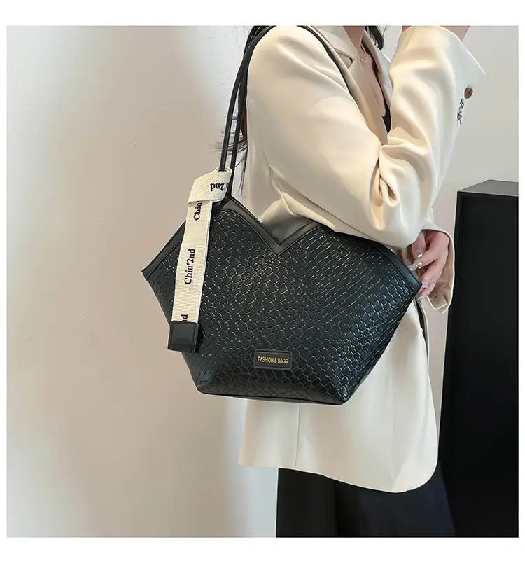 Women Woven Shoulder Bag 2025 Spring Large Capacity — feature 18