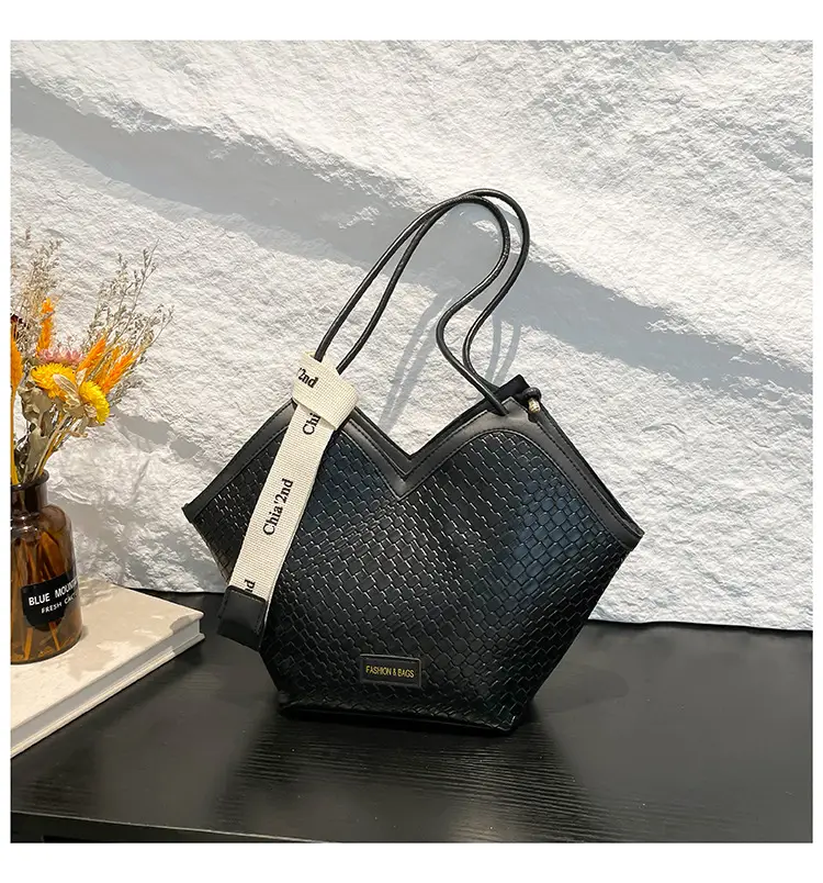 Women Woven Shoulder Bag 2025 Spring Large Capacity — feature 42