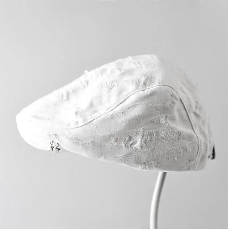 Black Japanese Retro Duck Tonge Hat for Women — feature 3