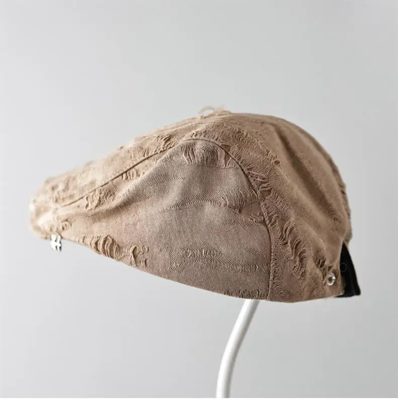 Black Japanese Retro Duck Tonge Hat for Women — feature 9