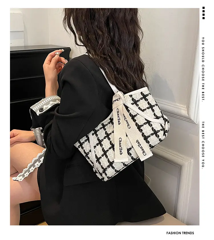 New Women's Black Checkered Shoulder Bag Small Tote — feature 1