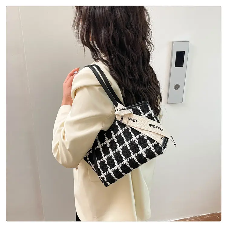 New Women's Black Checkered Shoulder Bag Small Tote — feature 18