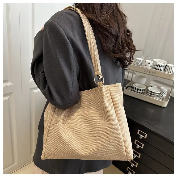 Women Beige Textured Shoulder Bag Large Capacity 2025 — feature 8