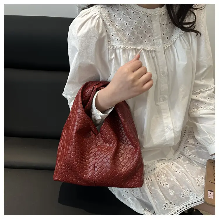 White Woven Shoulder Bag Large Capacity Soft Leather — feature 11