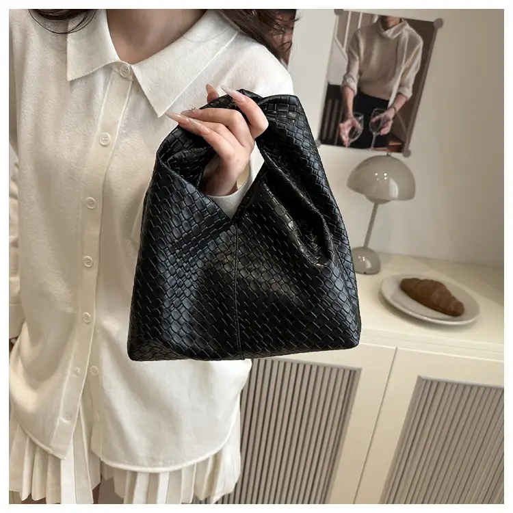 White Woven Shoulder Bag Large Capacity Soft Leather — feature 12