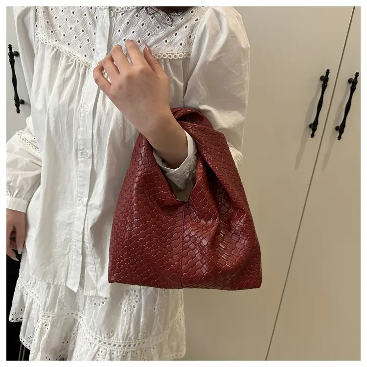 White Woven Shoulder Bag Large Capacity Soft Leather — feature 9