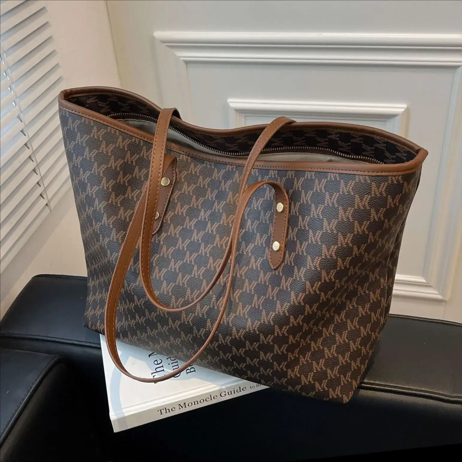 Retro Cross-Brand Women's Large Tote Bag Brown Brown Leather Handle - Image 4