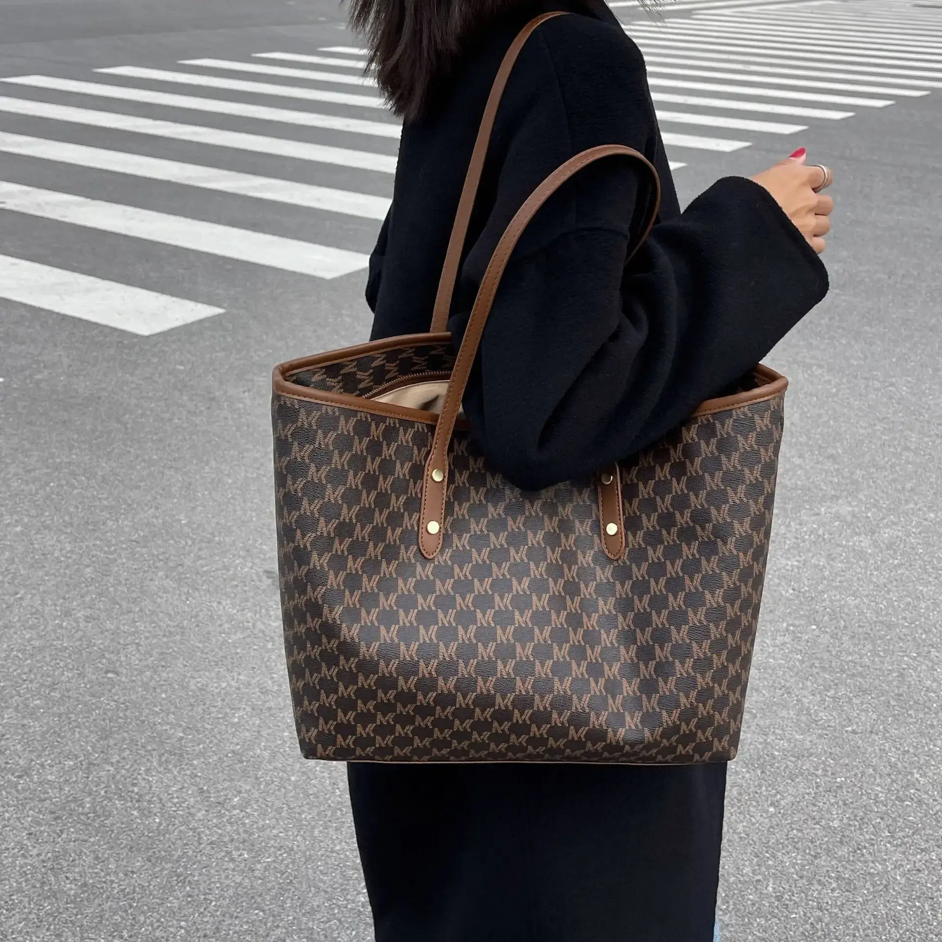 Retro Cross-Brand Women's Large Tote Bag Brown Brown Leather Handle — feature 14
