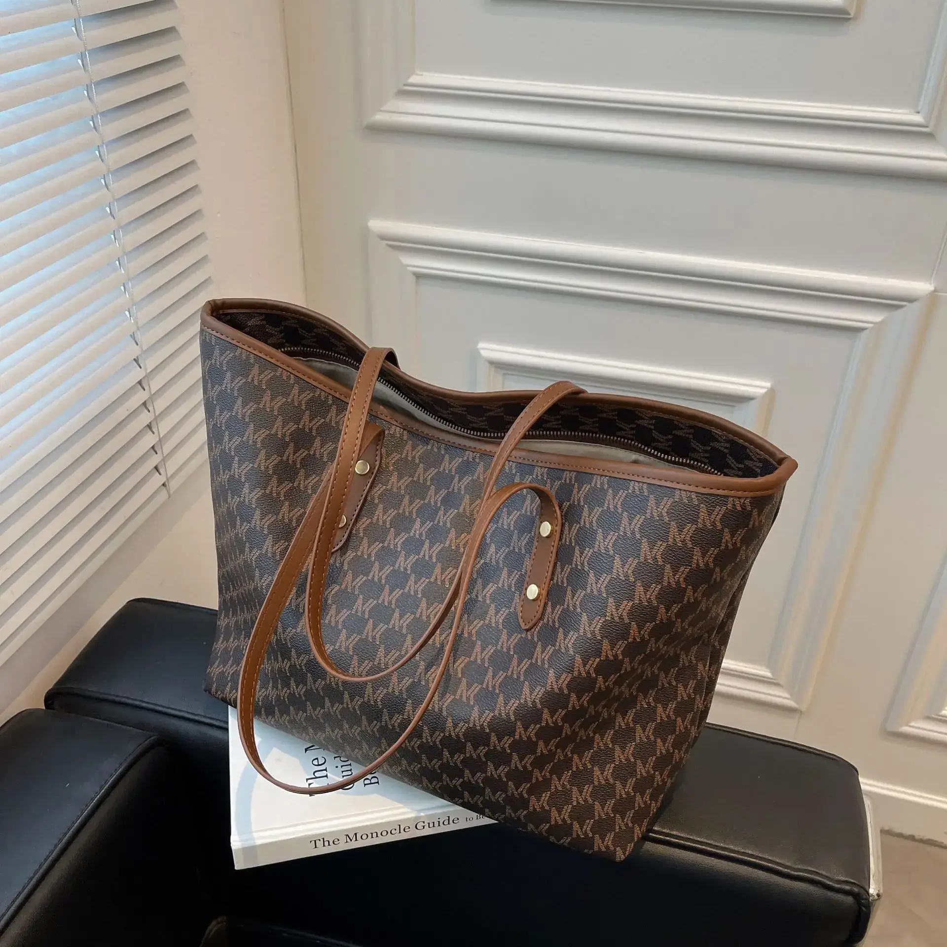 Retro Cross-Brand Women's Large Tote Bag Brown Brown Leather Handle - Image 3