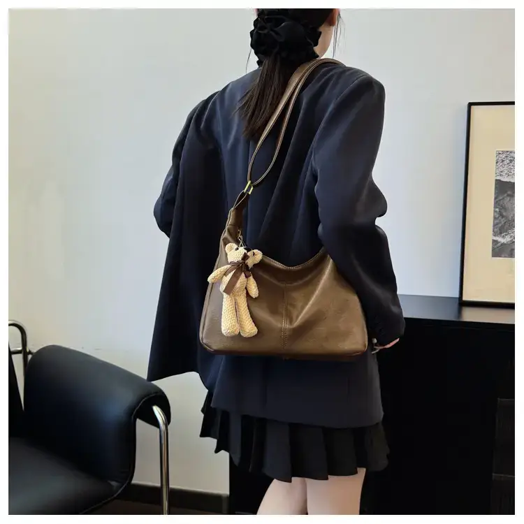 Brown Soft Leather Shoulder Bag for Women 2025 — feature 14