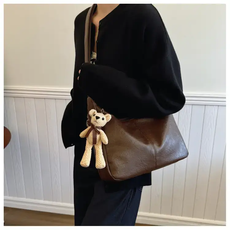Brown Soft Leather Shoulder Bag for Women 2025 — feature 19