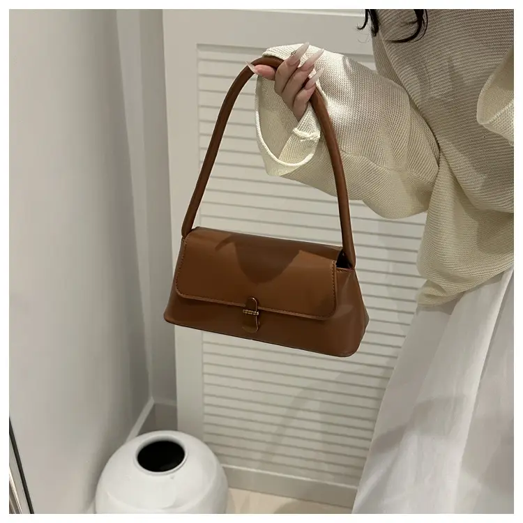 Women's Vintage Niche Leather Shoulder Bag Beige 2025 — feature 16