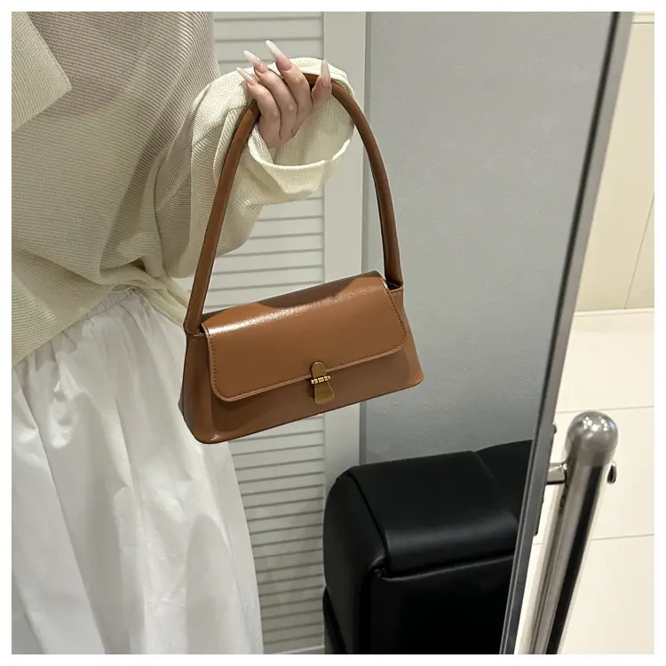 Women's Vintage Niche Leather Shoulder Bag Beige 2025 — feature 17