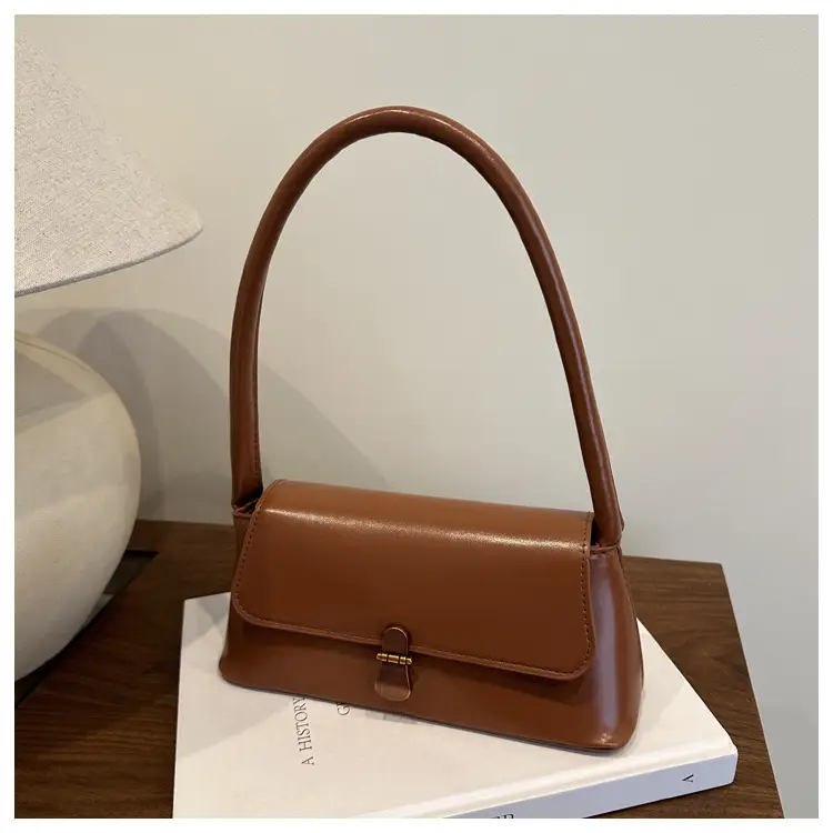 Women's Vintage Niche Leather Shoulder Bag Beige 2025 — feature 20