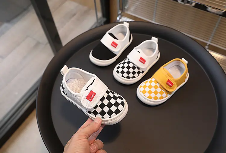 Children's Super Fire Canvas Shoes White Black Slip On — feature 2