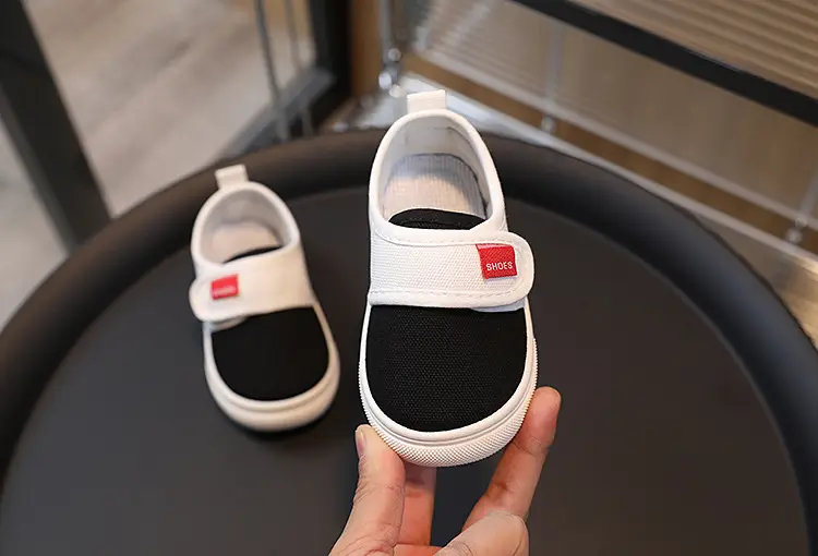 Children's Super Fire Canvas Shoes White Black Slip On — feature 4