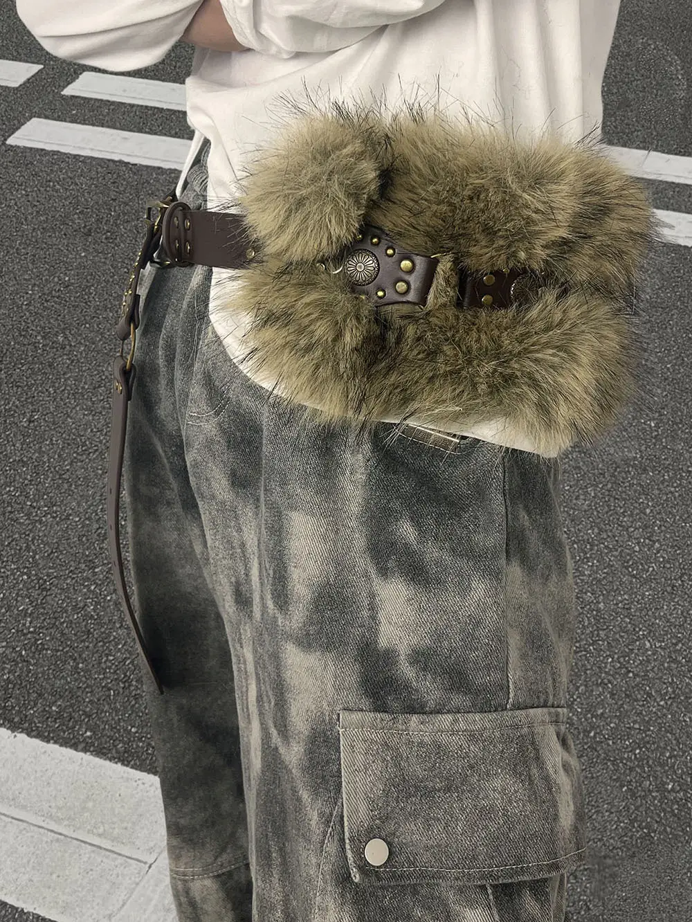 European Mao Mao Belt with Fur Trim and Metal Buckle — feature 1