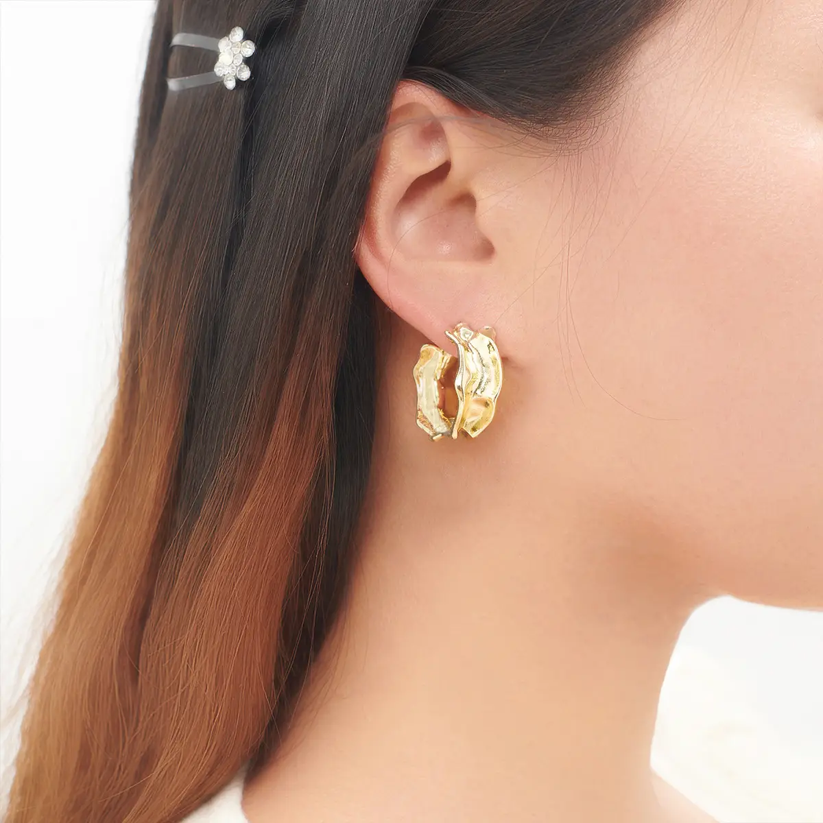 French Metal C-Shape Irregular Earrings Gold Cold Light Luxury Commuter - Image 4