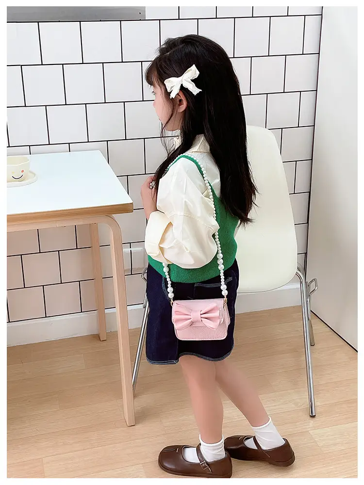 Girls Bow Crossbody Bag Green White Pearl Chain Shoulder Crossbody — feature 2