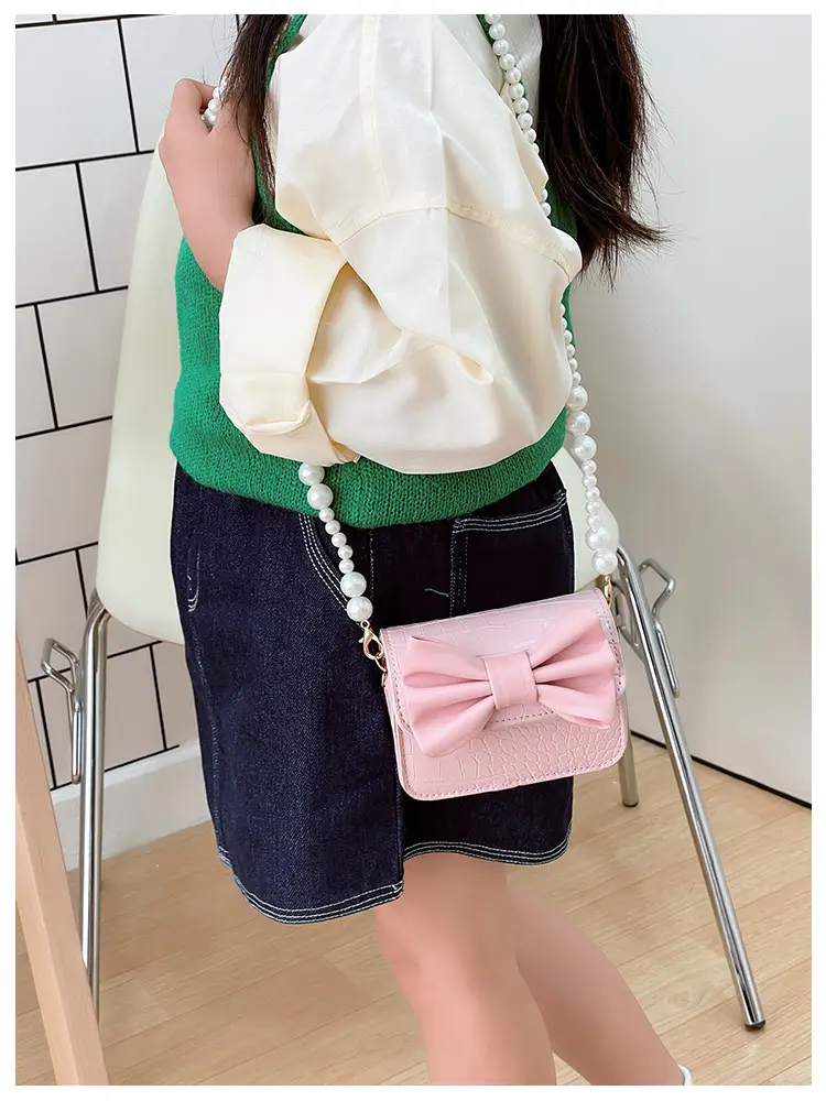 Girls Bow Crossbody Bag Green White Pearl Chain Shoulder Crossbody — feature 3