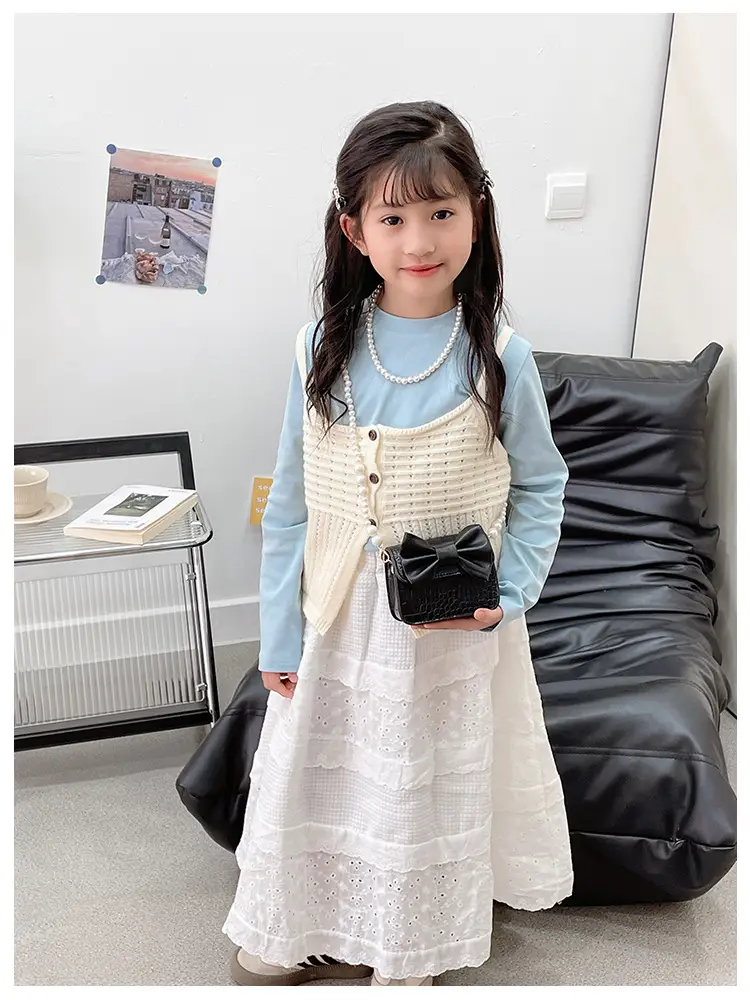 Girls Bow Crossbody Bag Green White Pearl Chain Shoulder Crossbody — feature 5
