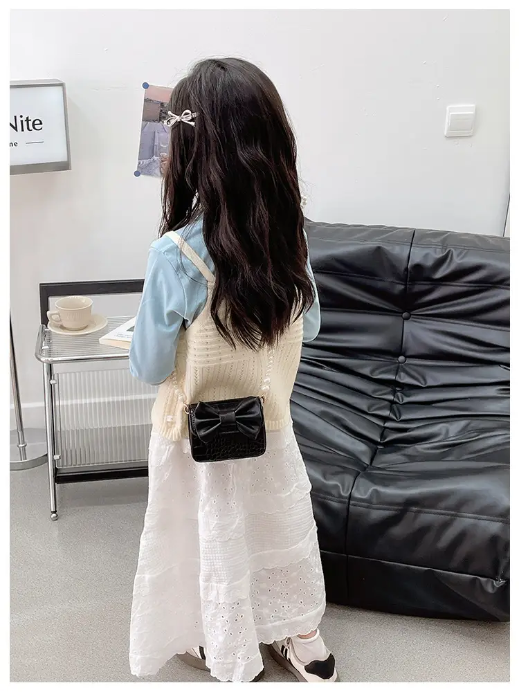 Girls Bow Crossbody Bag Green White Pearl Chain Shoulder Crossbody — feature 7