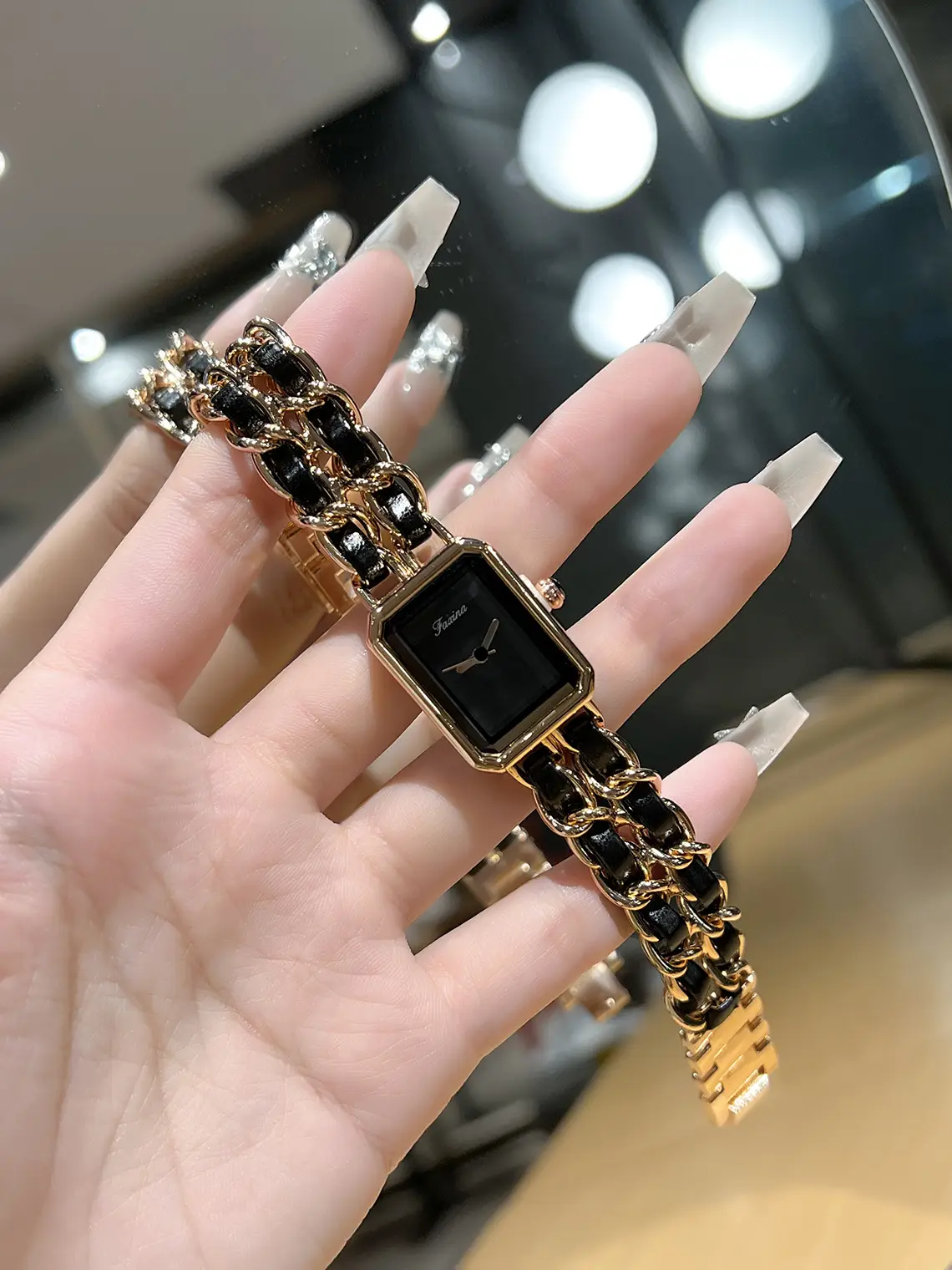 Gold Square Watch for Women Waterproof Cross-border — feature 1