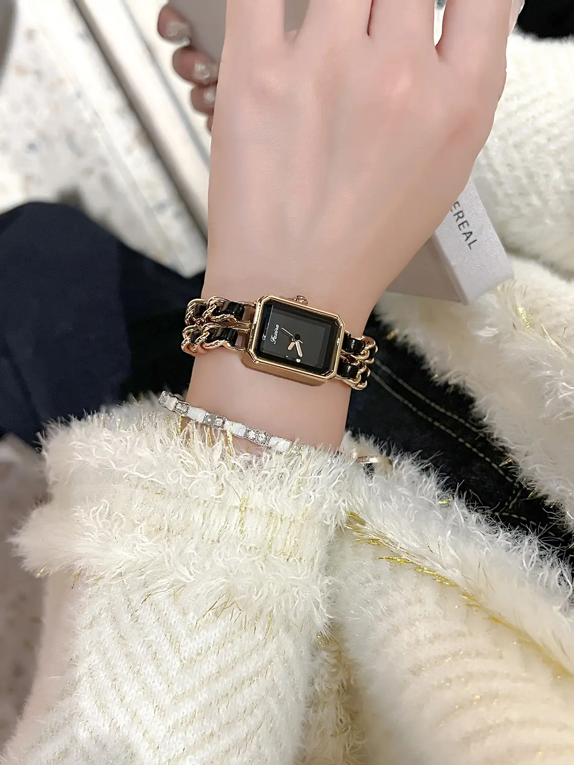 Gold Square Watch for Women Waterproof Cross-border — feature 9