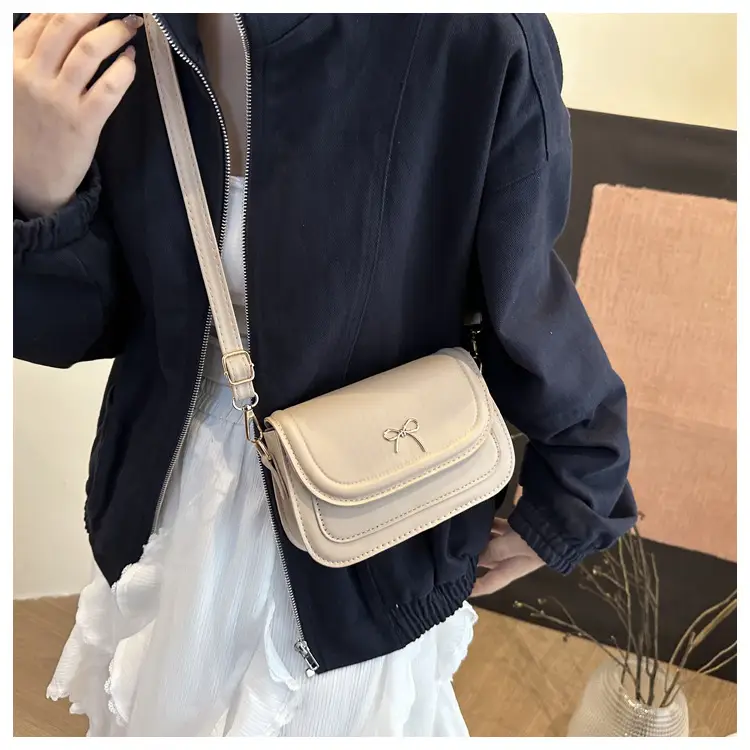 White Bow Crossbody Bag for Women 2025 — feature 14