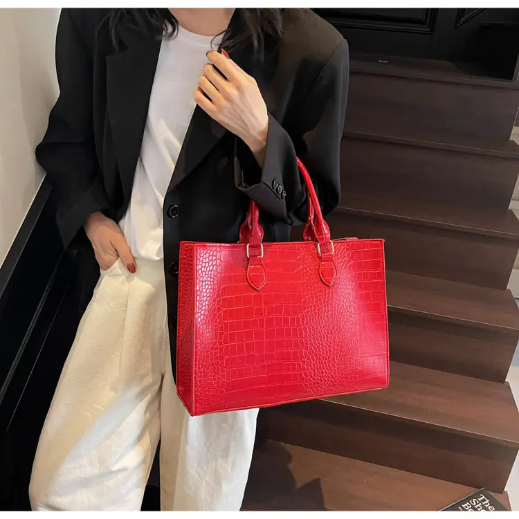 2025 Brown Crocodile Texture Shoulder Bag for Women — feature 12