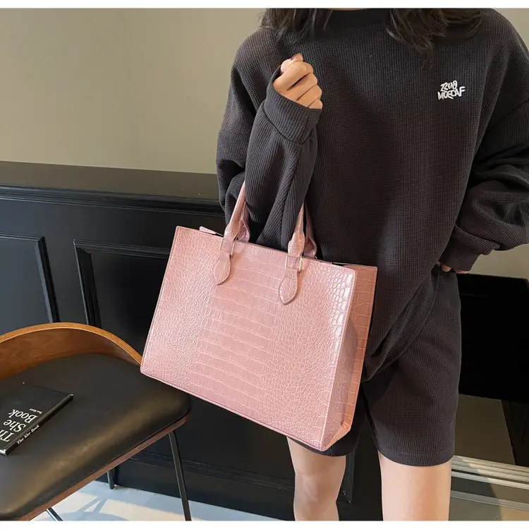 2025 Brown Crocodile Texture Shoulder Bag for Women — feature 13